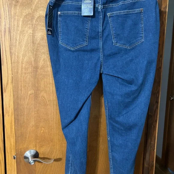 New with tags-size 18 ankle length, skinny fit, high rise jeans. - Picture 4 of 4